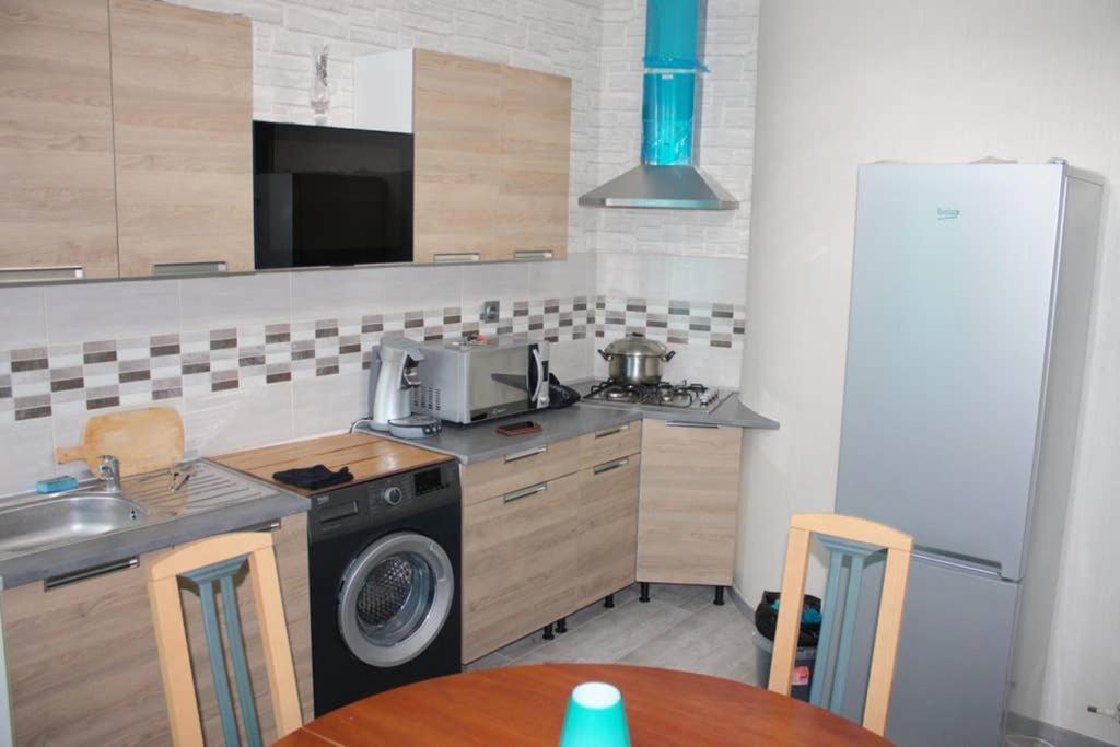 Bel appartement entièrement rénové Charleville-Mézières Exterior foto